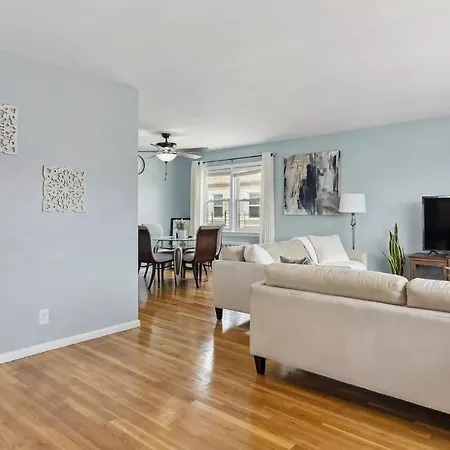 Rockaway 3 Bedroom Suite By The Sea.